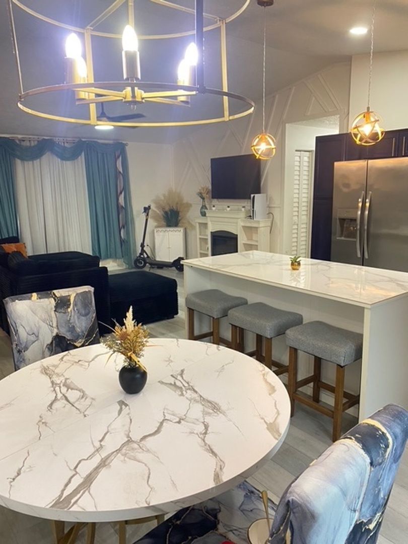 Building Photo - 622 Tejon Ave SW