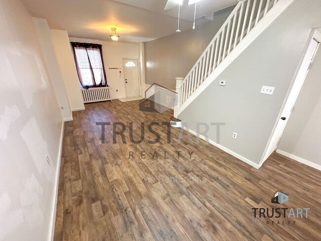 Building Photo - 2834 E Venango St