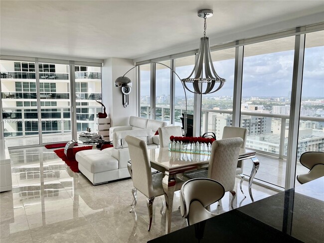 Building Photo - 1830 S Ocean Dr