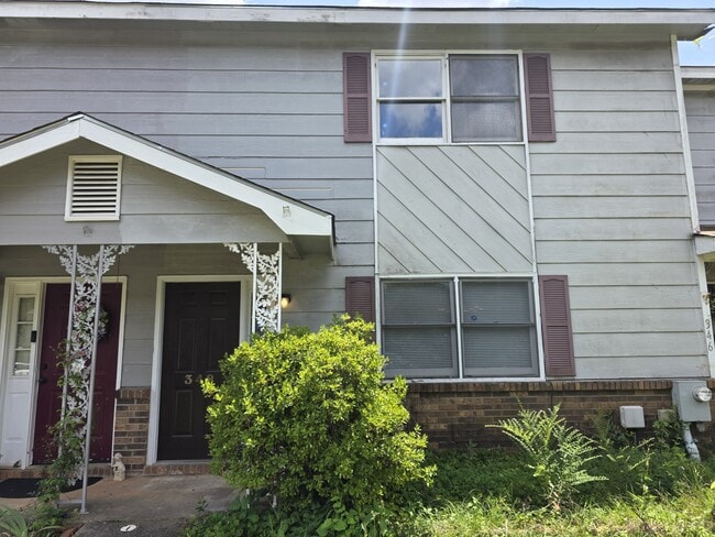 Primary Photo - 348 Oakland Rd