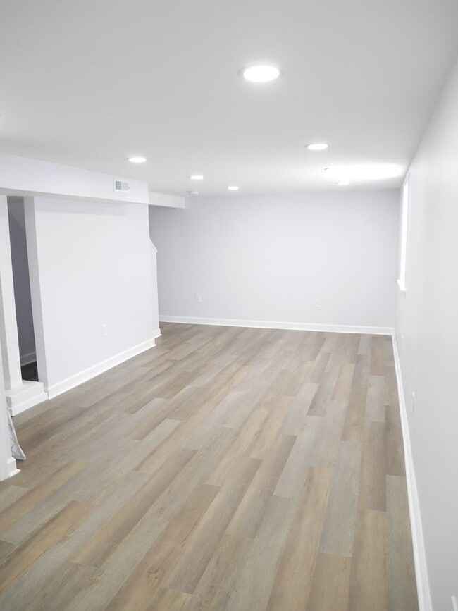 Building Photo - Modern Comfort Meets Prime Location: 3-Bedroom, 4-Bathroom Gem in Parkville, MD!