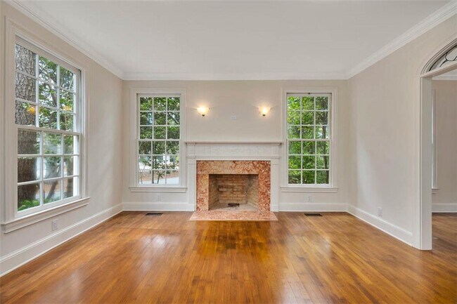 Building Photo - 210 Settlers Rd