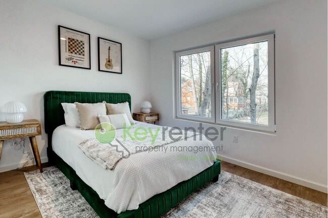 Building Photo - Brand New 2BR/3BA Townhome with Garage