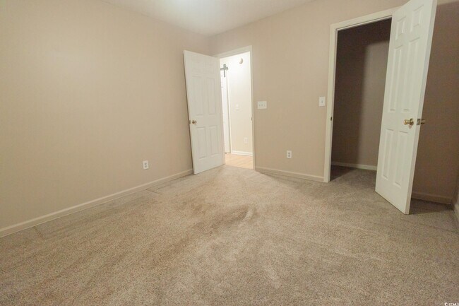 Building Photo - 1335 Melanie Ln