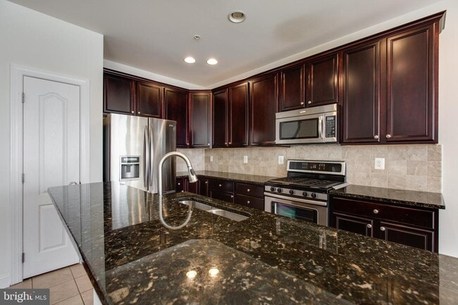 Building Photo - 7757 Crystal Brook Way