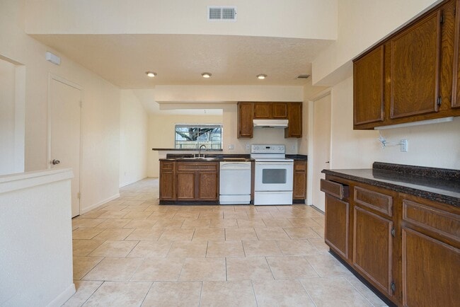 Building Photo - 5904 Misty Meadow St