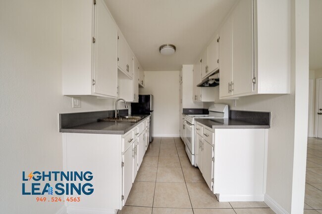Building Photo - 8140 Langdon Ave