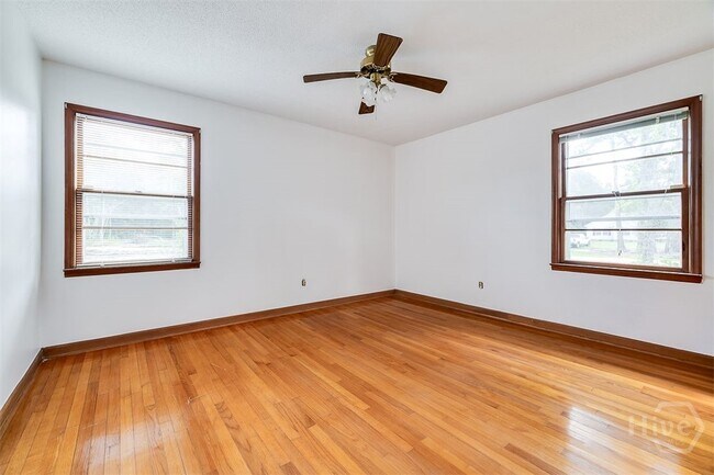 Building Photo - 135 Williams