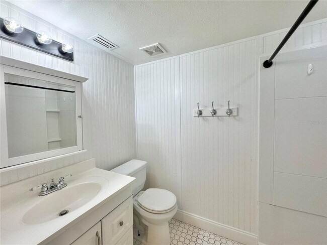 Building Photo - 2410 Hartridge Point Dr W