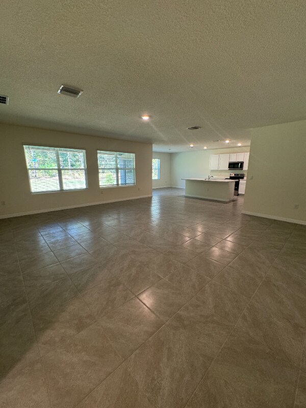 Building Photo - 176 Hickory Crse Trl