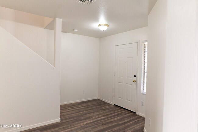 Building Photo - 2234 W Central Ave