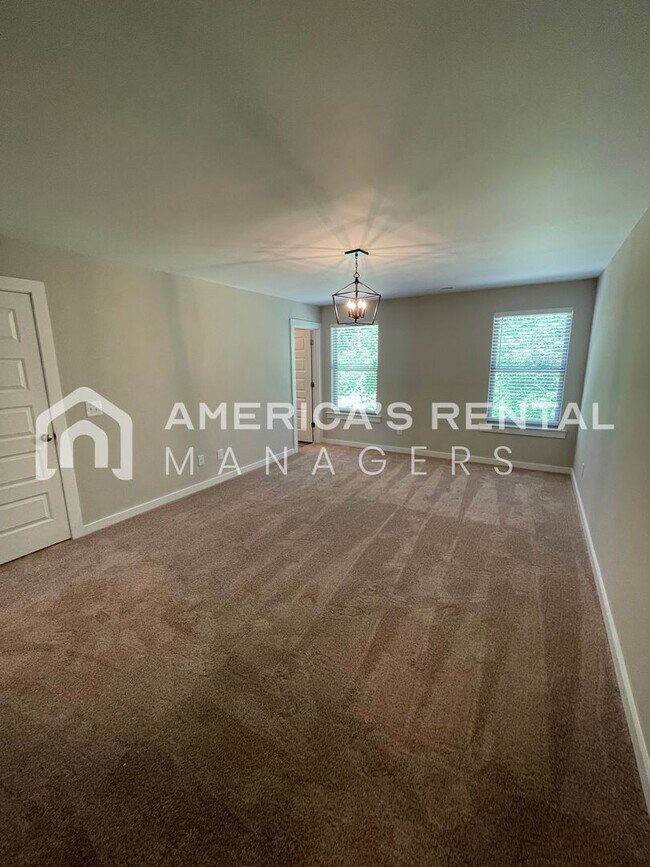 Building Photo - Home for Rent in Cullman, AL!! Available to view NOW!!! Sign a lease by 2/28 to receive HALF OFF ...