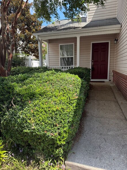 Building Photo - 259 Hiawassee Dr