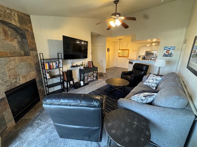 Building Photo - Maintenance Free Englewood Condo