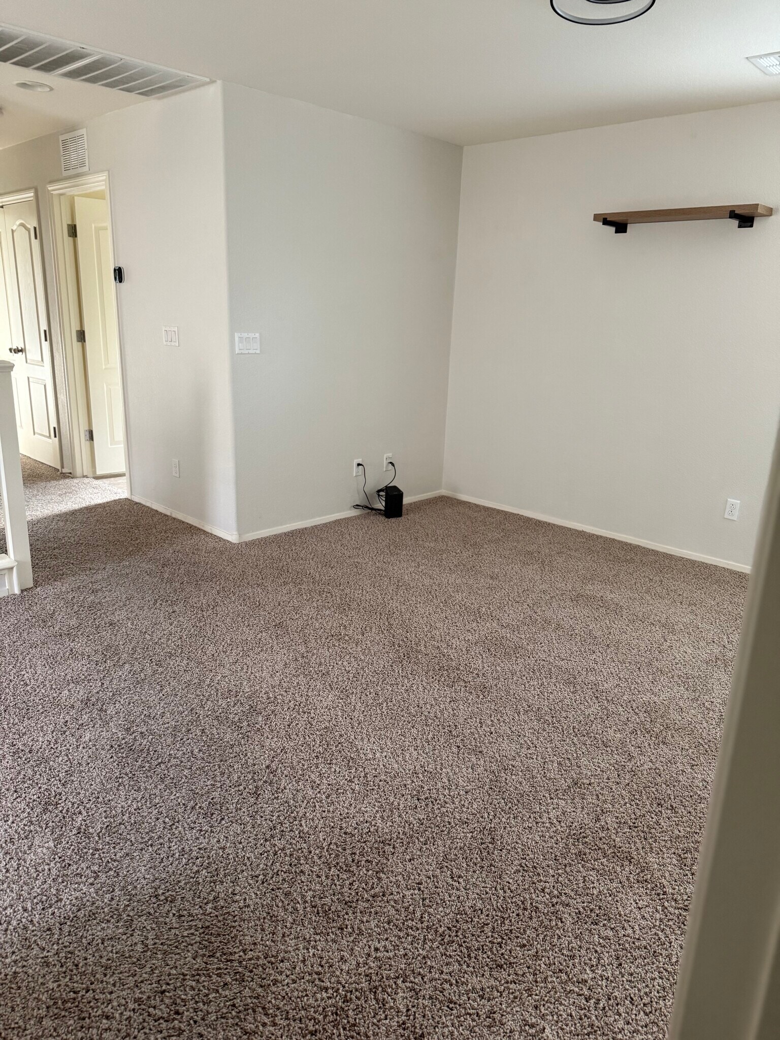 Building Photo - 7468 Morisset Ave