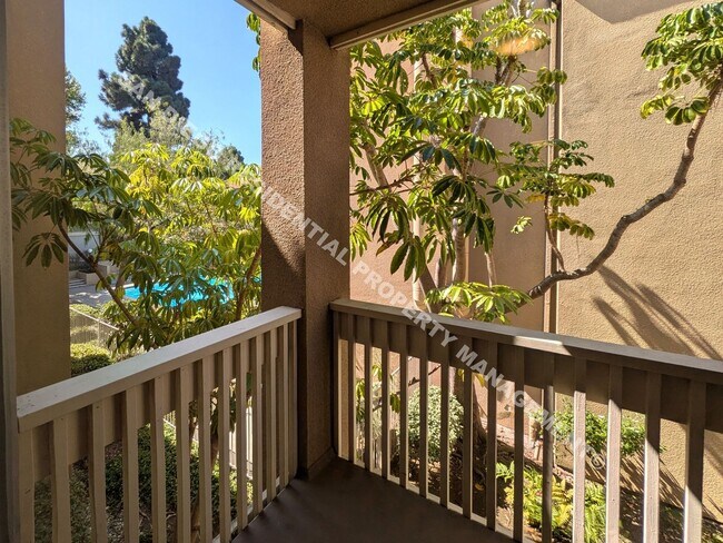 Building Photo - Charming Studio near PB, the Bay & the Cove