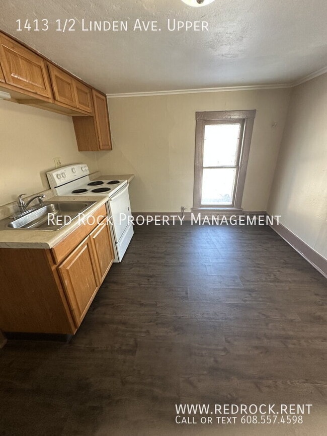 Building Photo - 1413 1/2 Linden Ave. Upper-