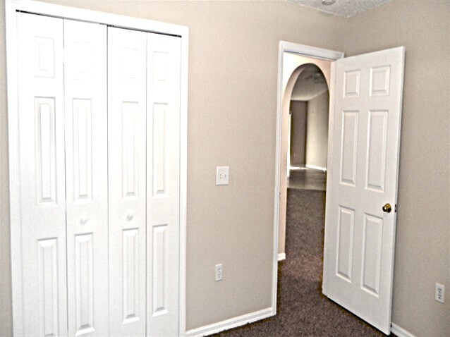 Building Photo - 555 Whiskey Creek Ct