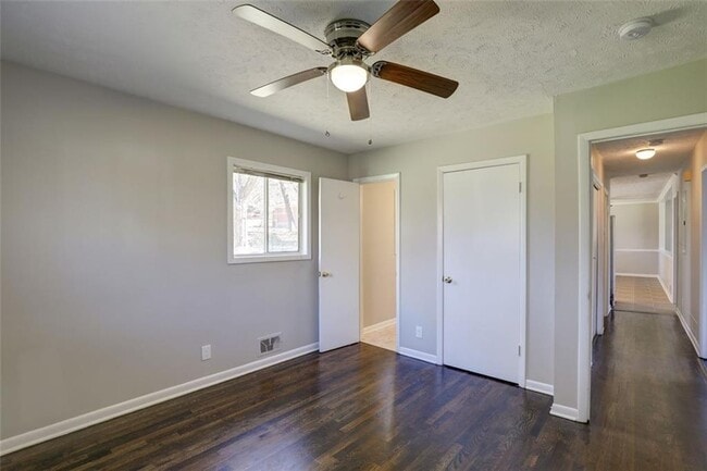 Building Photo - 2585 Walton Way SW