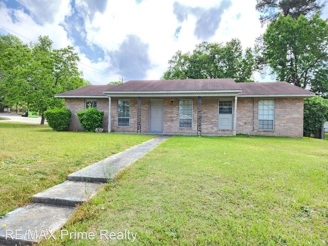 Primary Photo - 4 br, 1.5 bath House - 944 Pembrook Drive