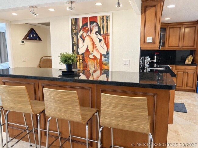 Building Photo - 2851 S Ocean Blvd