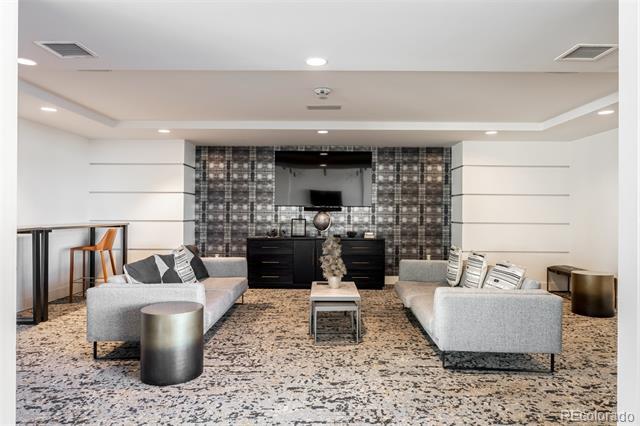 Building Photo - 1700 Bassett St