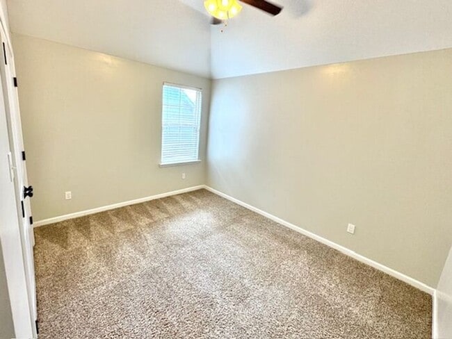 Building Photo - Move In Special! Gated Community 4 Bedroom 2.5 Bath Home In Southeast Memphis