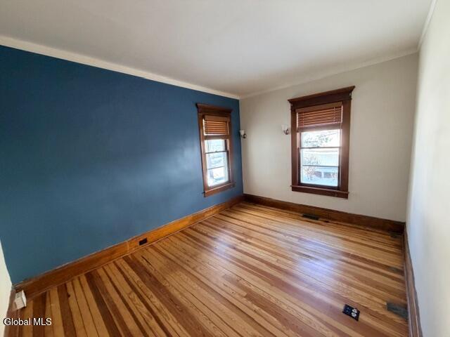 Building Photo - 492 Glen St