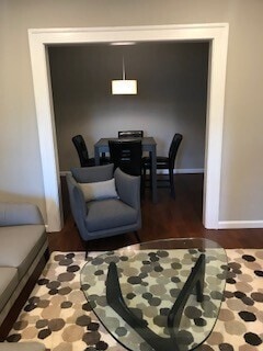 Building Photo - Charming Remodeled 1 Bedroom / 1 Bathroom ...