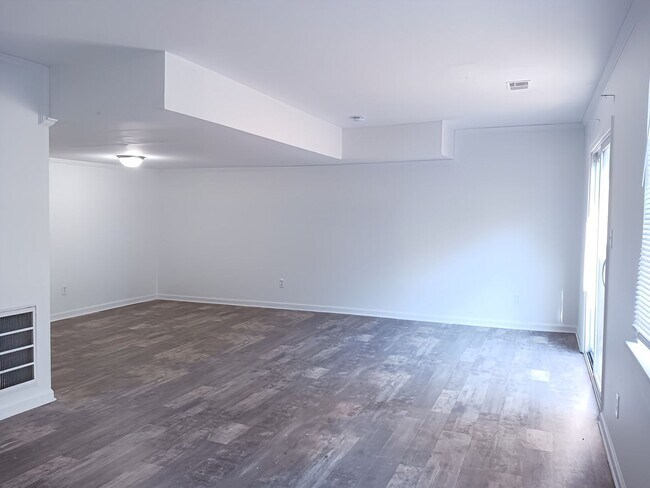 Building Photo - 3 bedroom Townhome in Grayson Valley **Ava...