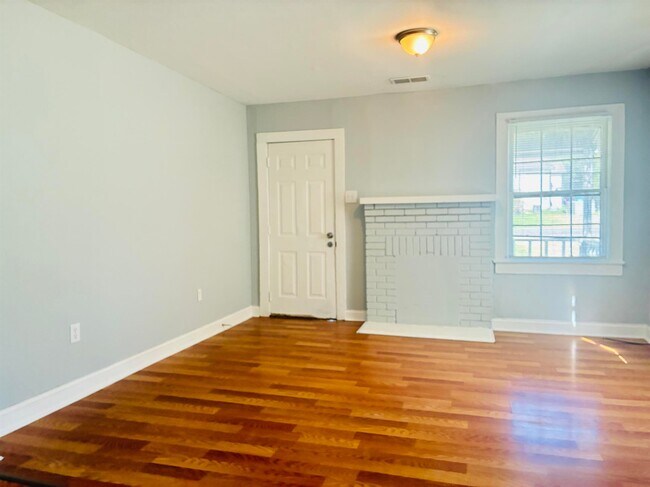 Building Photo - 609 North Dr