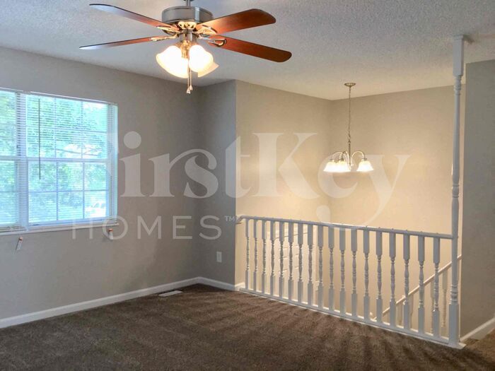 Building Photo - 3920 Pinetop Dr