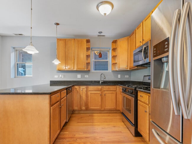 Building Photo - 1617 N Artesian Ave