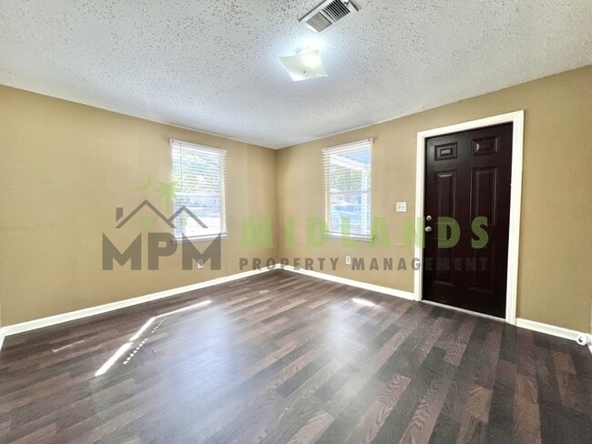 Building Photo - 2304 Ervin St