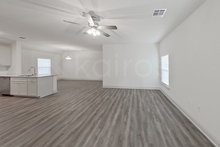 Building Photo - 17647 Carlisle Ave