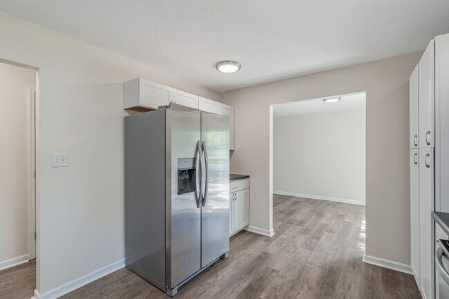 Building Photo - 2827 Shiloh Cir