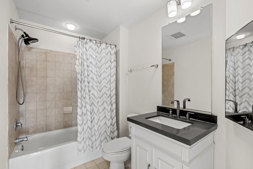 Full Bath #2 - 1390 Kenyon St NW
