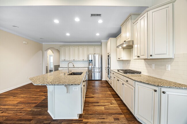 Building Photo - 4006 Fall Oak Terrace