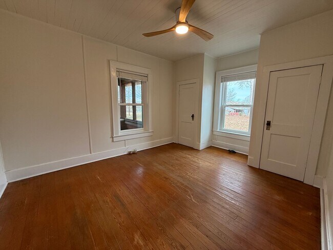 Building Photo - 4676 Sevierville Rd