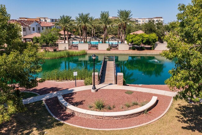 Building Photo - 2629 S Equestrian Dr