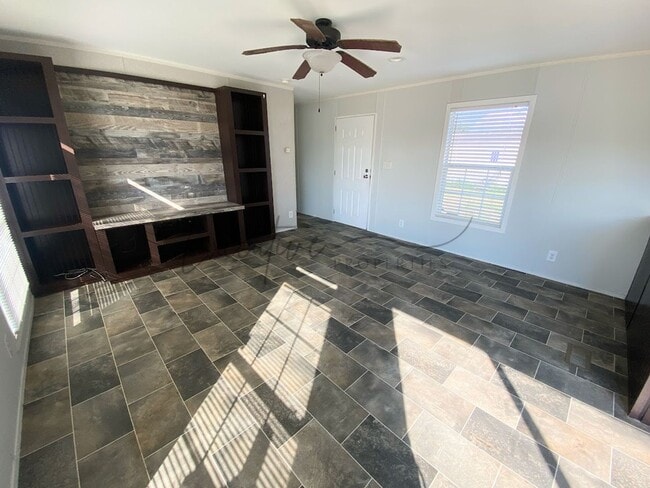 Building Photo - Bright & Spacious 3-Bed, 2-Bath Mobile Hom...