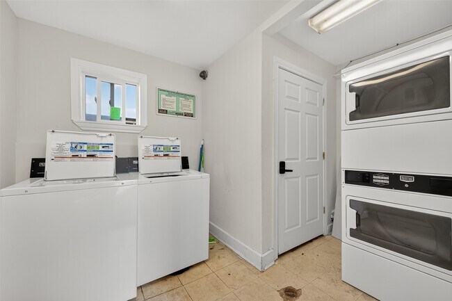 Building Photo - 2020 Huldy St