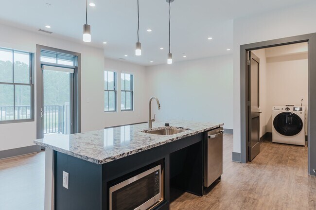 Building Photo - Be the first to Live in the Washington Square Apartments! *MOVE IN SPECIAL*