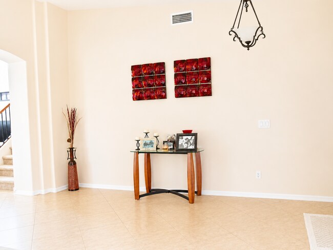 Building Photo - Spacious 5-Bedroom Gilbert Home with a Sparkling Pool!