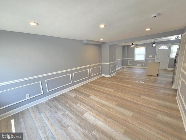 Building Photo - 3736 Elmley Ave