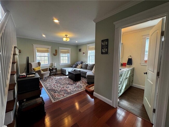 Building Photo - 73 Dye Hill Rd