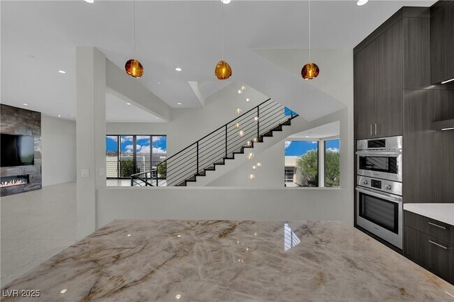 Building Photo - 378 Tranquil Peak Ct