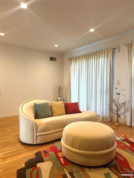 Building Photo - 302 Grand Ridge Dr