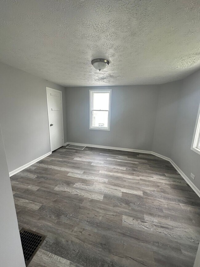 Building Photo - Warner Rd 4 Bedroom Single