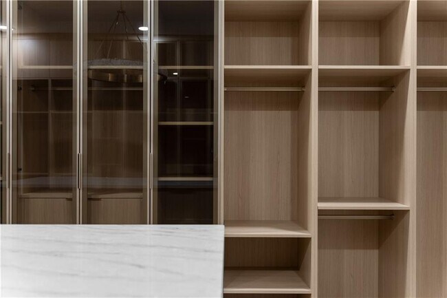 Building Photo - 407 Buford